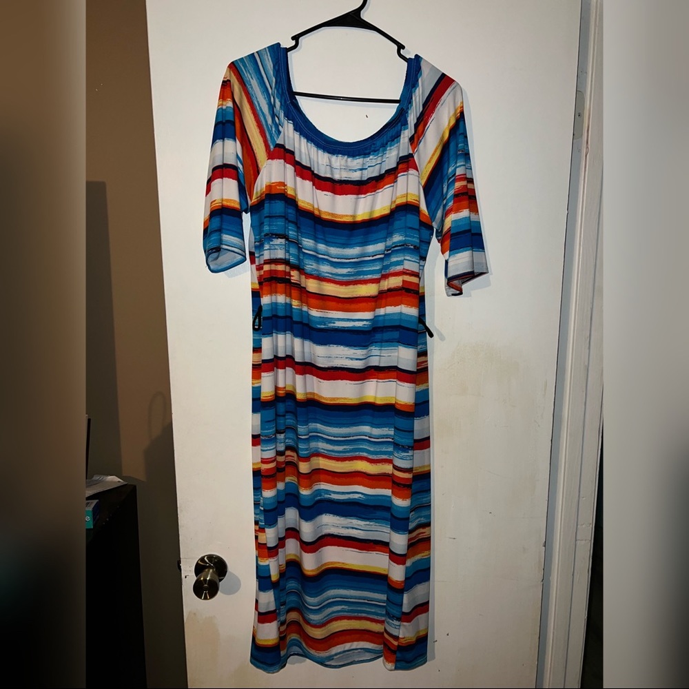 Chin length 3/4 sleeve dress